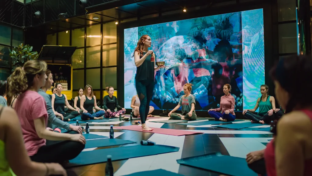 Fotografía de evento de yoga en equipo en Madrid